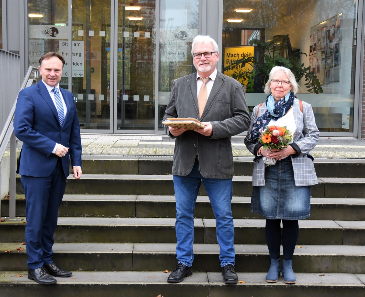 POL-BOR: Kreis Borken / Gescher - Nach 45 Jahren und 2 Monaten in den Ruhestand verabschiedet