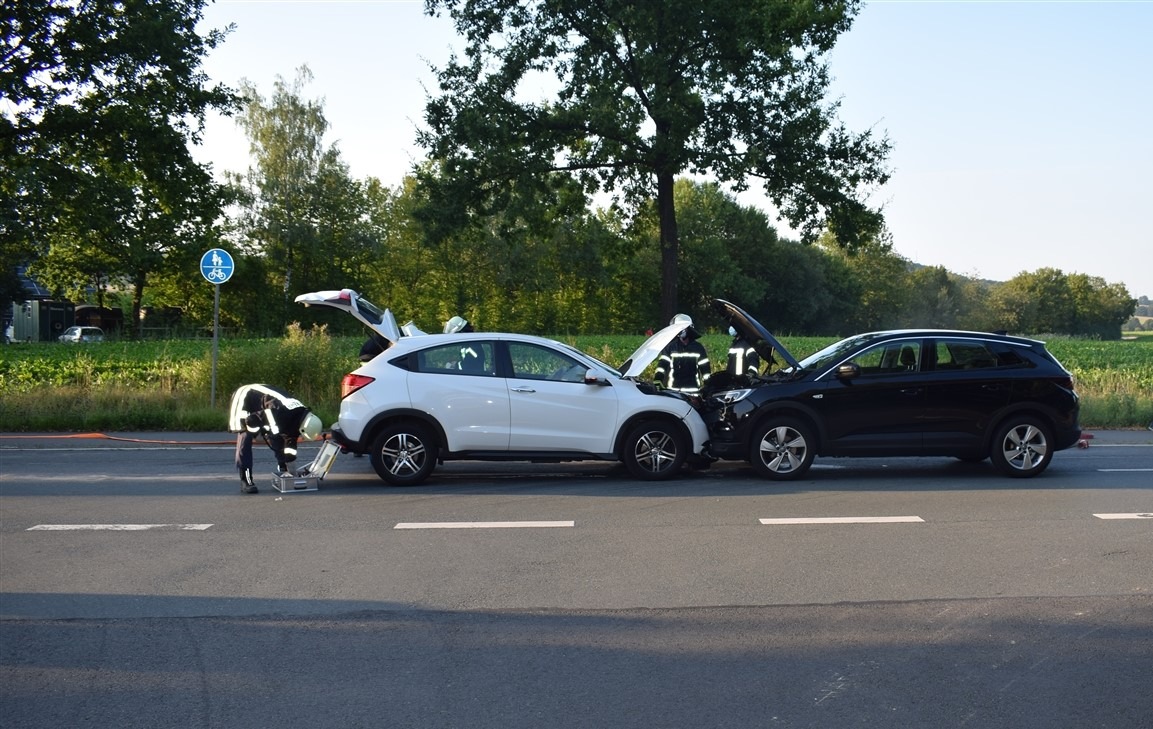 POL-HF: Verletzte durch Frontalzusammenstoß- Gegenverkehr übersehen