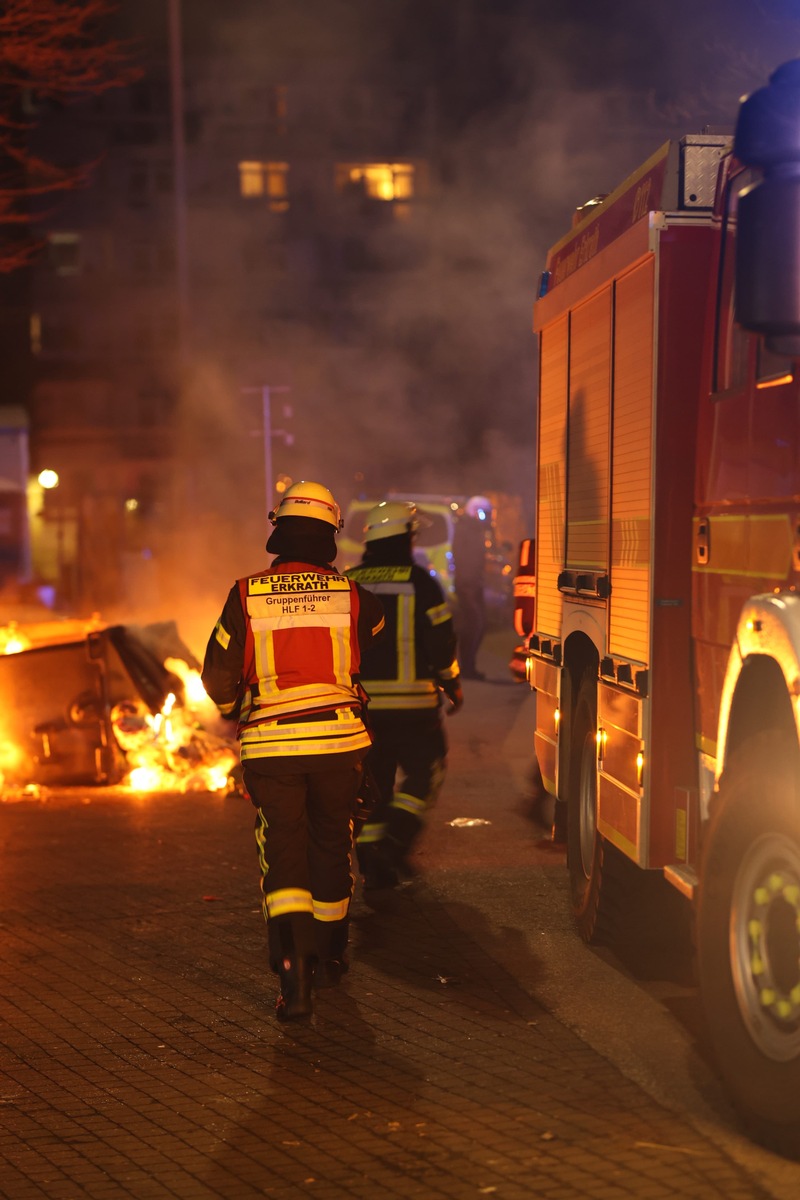 FW-Erkrath: Bilanz der Feuerwehr Erkrath zum Jahreswechsel 2024 / 2025 34 Feuerwehreinsätze, davon 30 Brand- und zusätzlich 27 Rettungsdiensteinsätze / Erneut Angriffe auf Einsatzkräfte