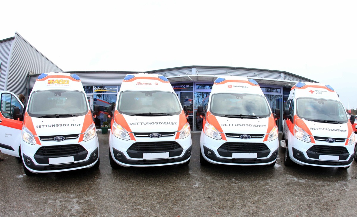 Ford Transit Custom Krankentransportwagen an das Bayerische Rote Kreuz übergeben (FOTO)