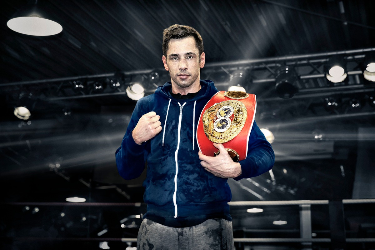 &quot;Ich habe noch ein paar Rechnungen offen!&quot; IBF-Weltmeister Felix Sturm ist heiß auf Revanche und kämpft am Samstag, 31. Mai 2014, gegen Sam Soliman - live in SAT.1 (FOTO)