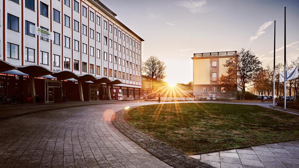 MBA-Studiengang der Handelshochschule Leipzig (HHL) hat höchsten Frauenanteil weltweit