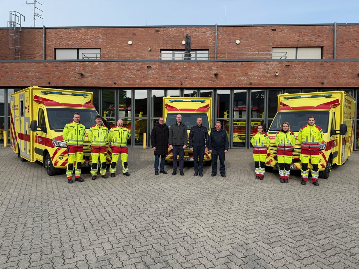 FW Ratingen: Feuerwehr Ratingen - Neue Rettungswagen für den Rettungsdienst der Städte Ratingen und Heiligenhaus