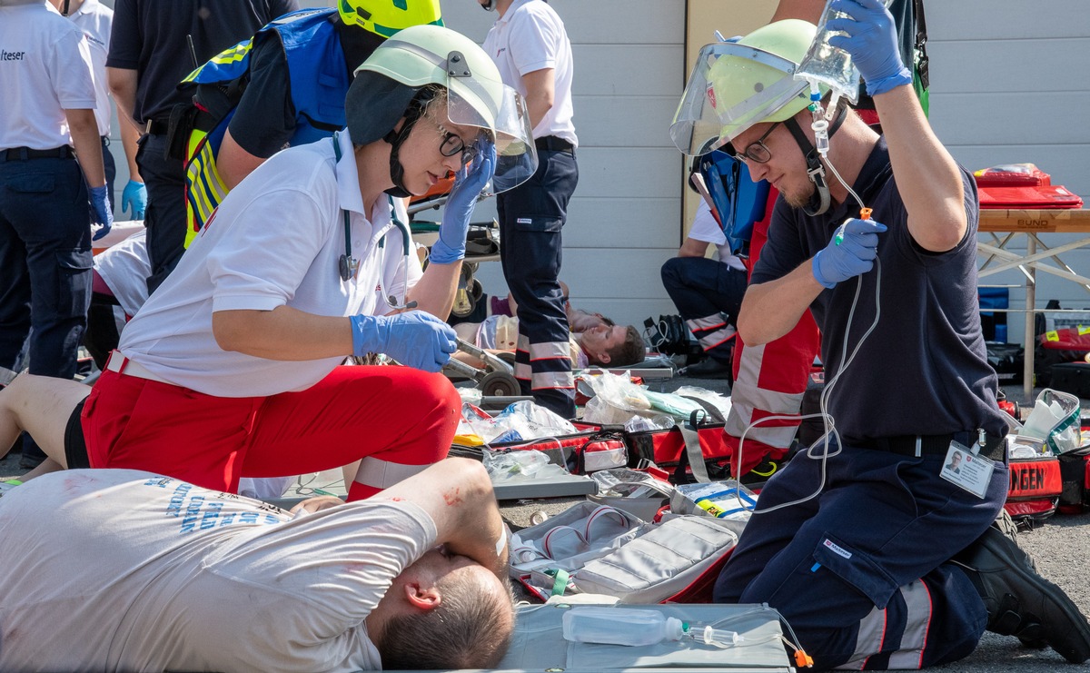 FW-BO: Feuerwehr probt gemeinsam mit den Hilfsorganisationen für den Ernstfall