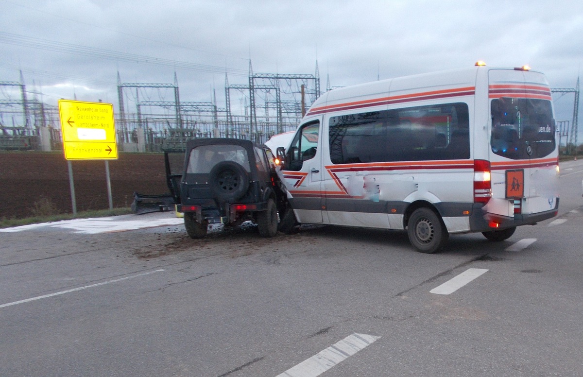 POL-PDLU: Verkehrsunfall mit vier Verletzten