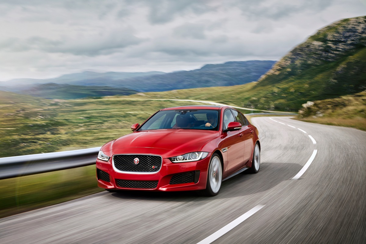 Jaguar XE: modern, sparsam und dynamisch (FOTO)