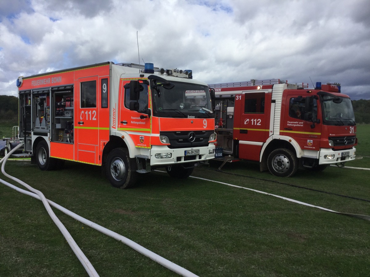 FW-BN: Scheunenbrand auf einem Reiterhof