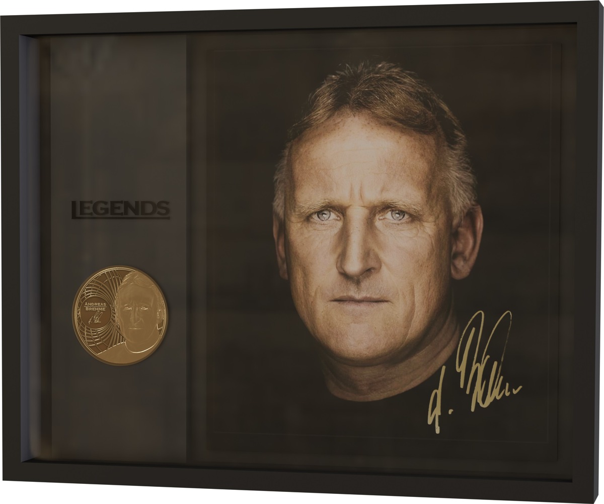 Momente für die Ewigkeit: Die Fußball-Legende Andreas Brehme als streng limitiertes, handsigniertes Kunstobjekt exklusiv bei MDM