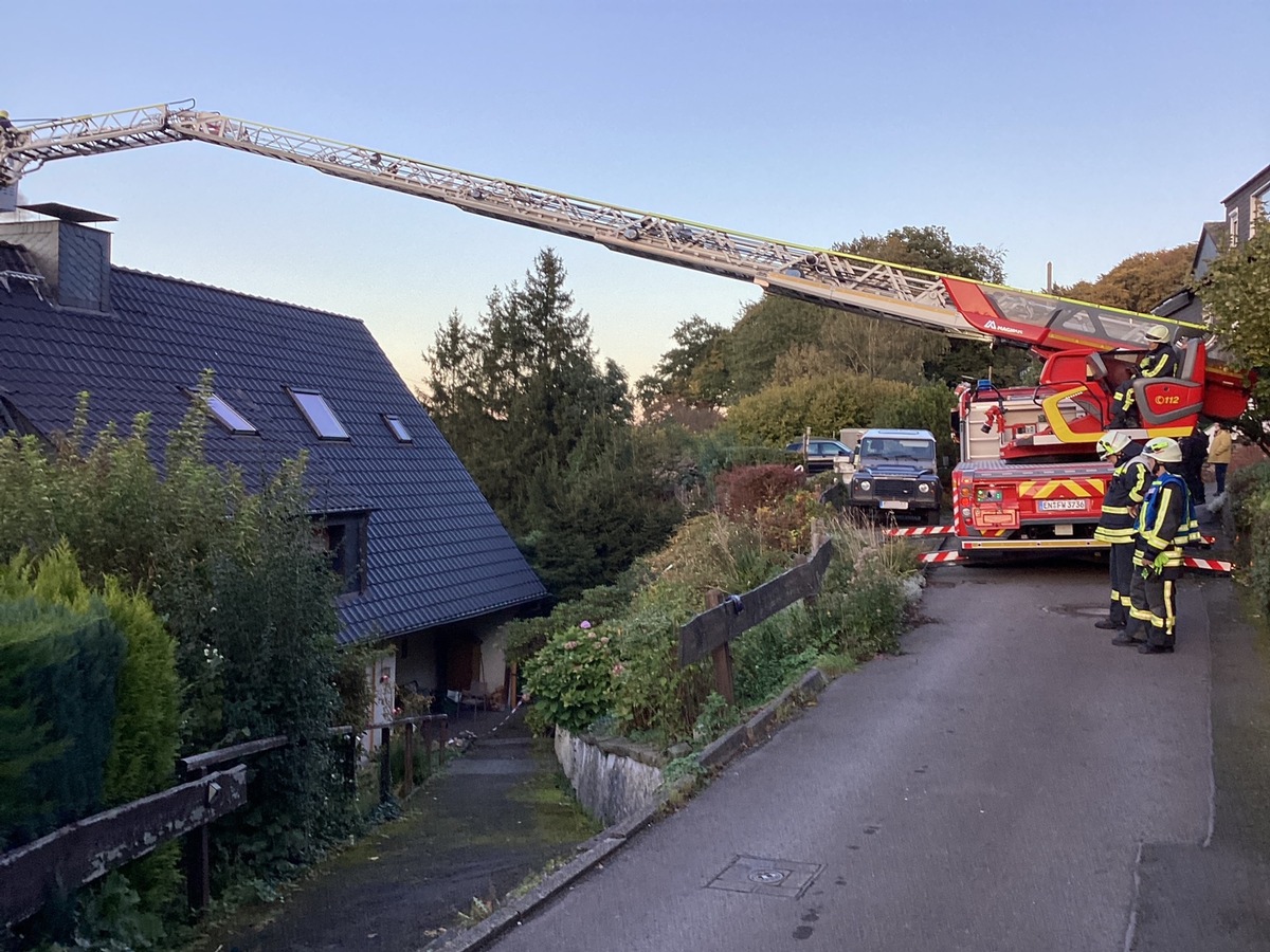 FW-EN: Kaminbrand beschäftigt die Hattinger Feuerwehr fast drei Stunden