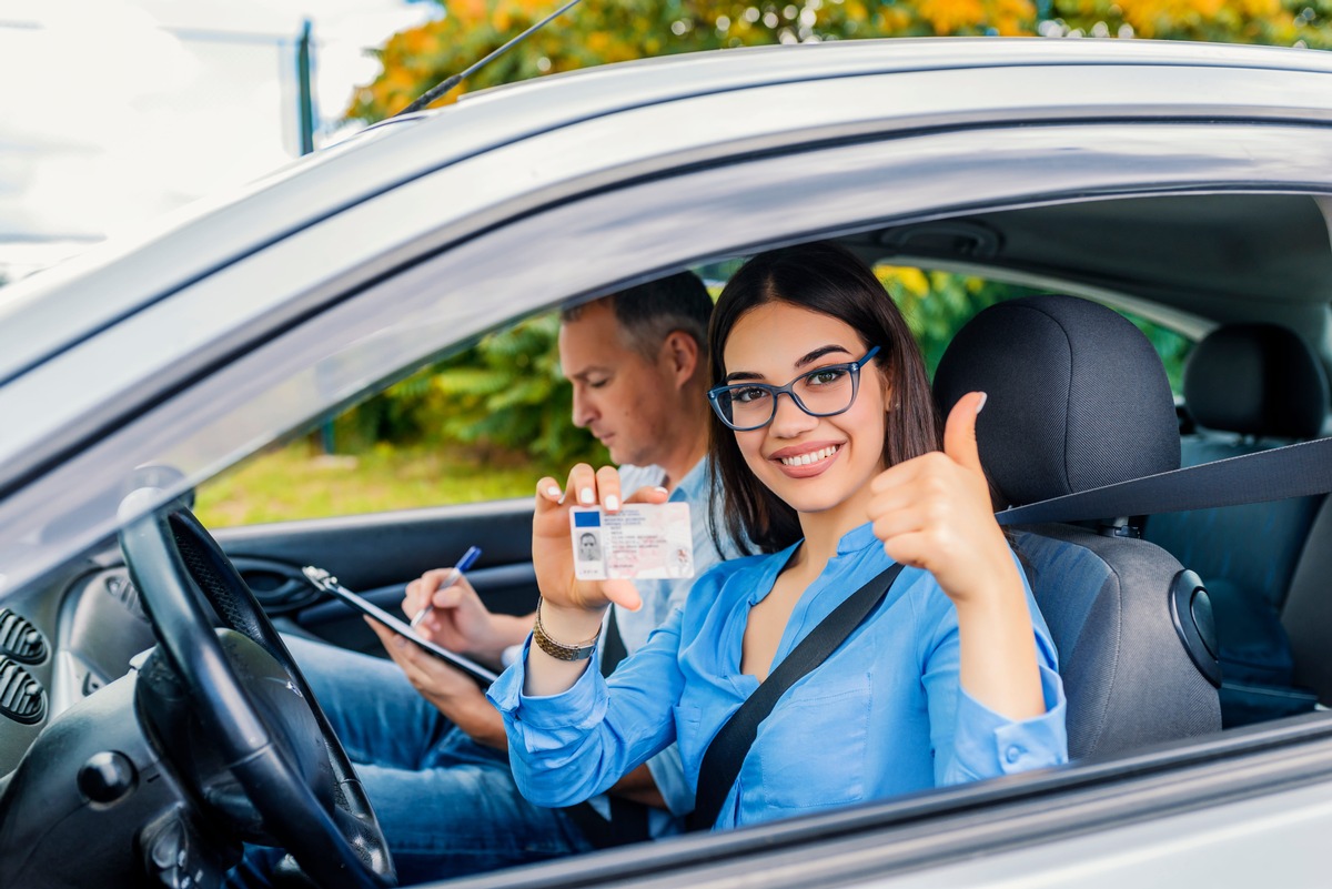 Jeder zweite Deutsche ist unsicher, ob er die Fahrprüfung nochmals bestehen würde