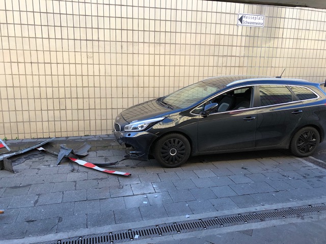 POL-KS: Kassel: Folgemeldung 2 zum Unfall am &quot;großen Kreisel&quot;: Autofahrer kam bereits vorher von Straße ab