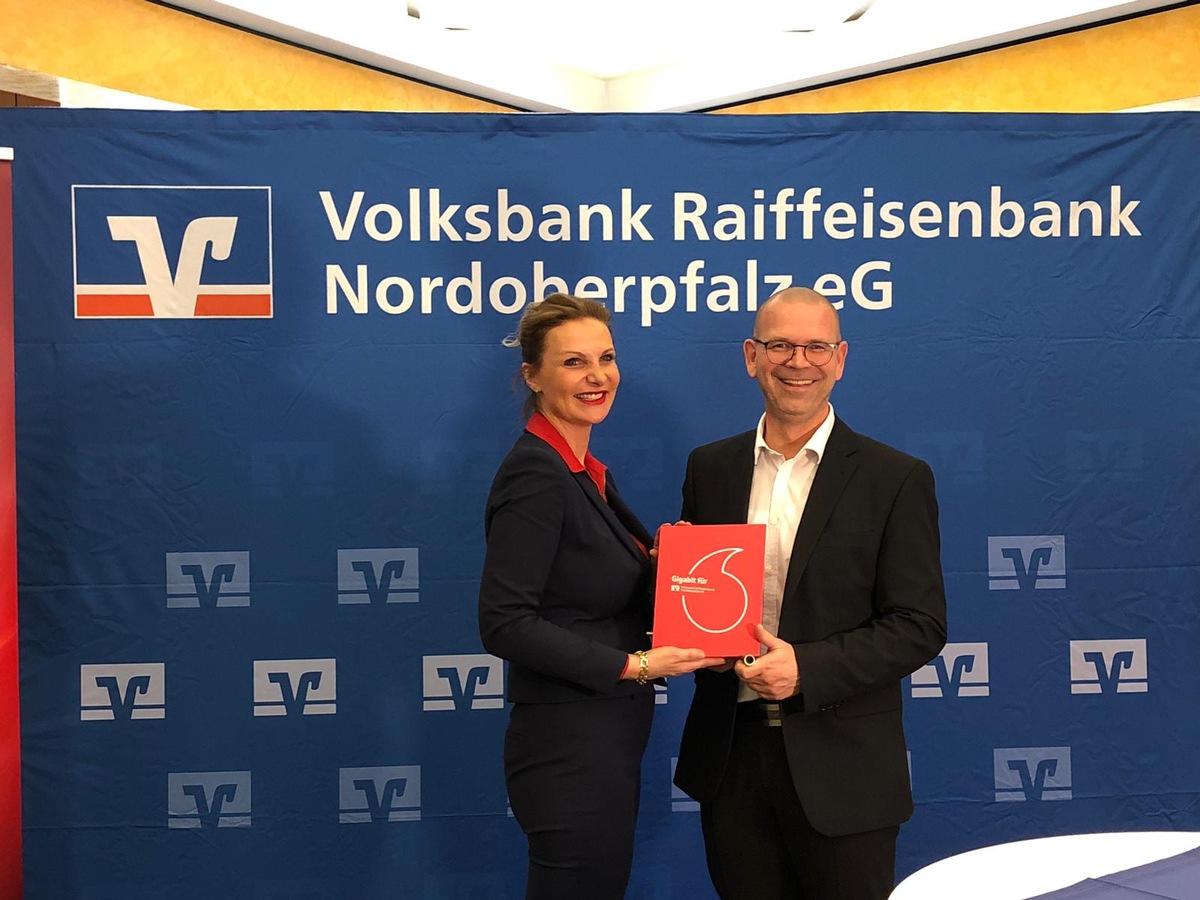 Volksbank Raiffeisenbank Nordoberpfalz setzt auf Highspeed-Anschlüsse von Vodafone