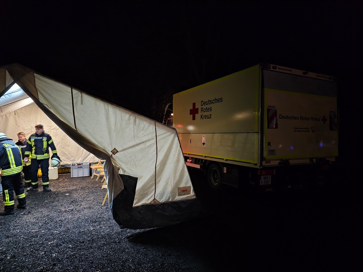 FW-AR: TRAGISCHER FEUERWEHREINSATZ IN ARNSBERG-HÜSTEN