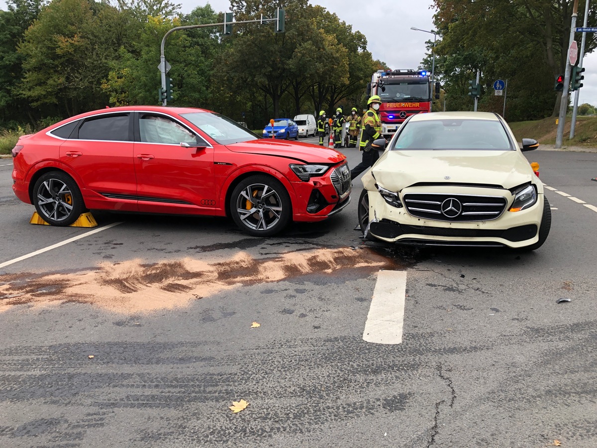 POL-PDWO: Verkehrsunfall nach Nichtbeachtung des Rotlichts