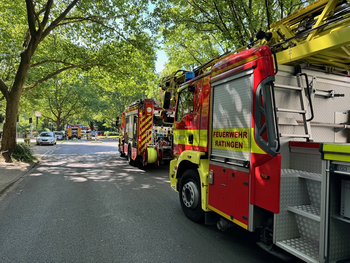 FW Ratingen: Brand eines Fahrrad Akkus im Keller