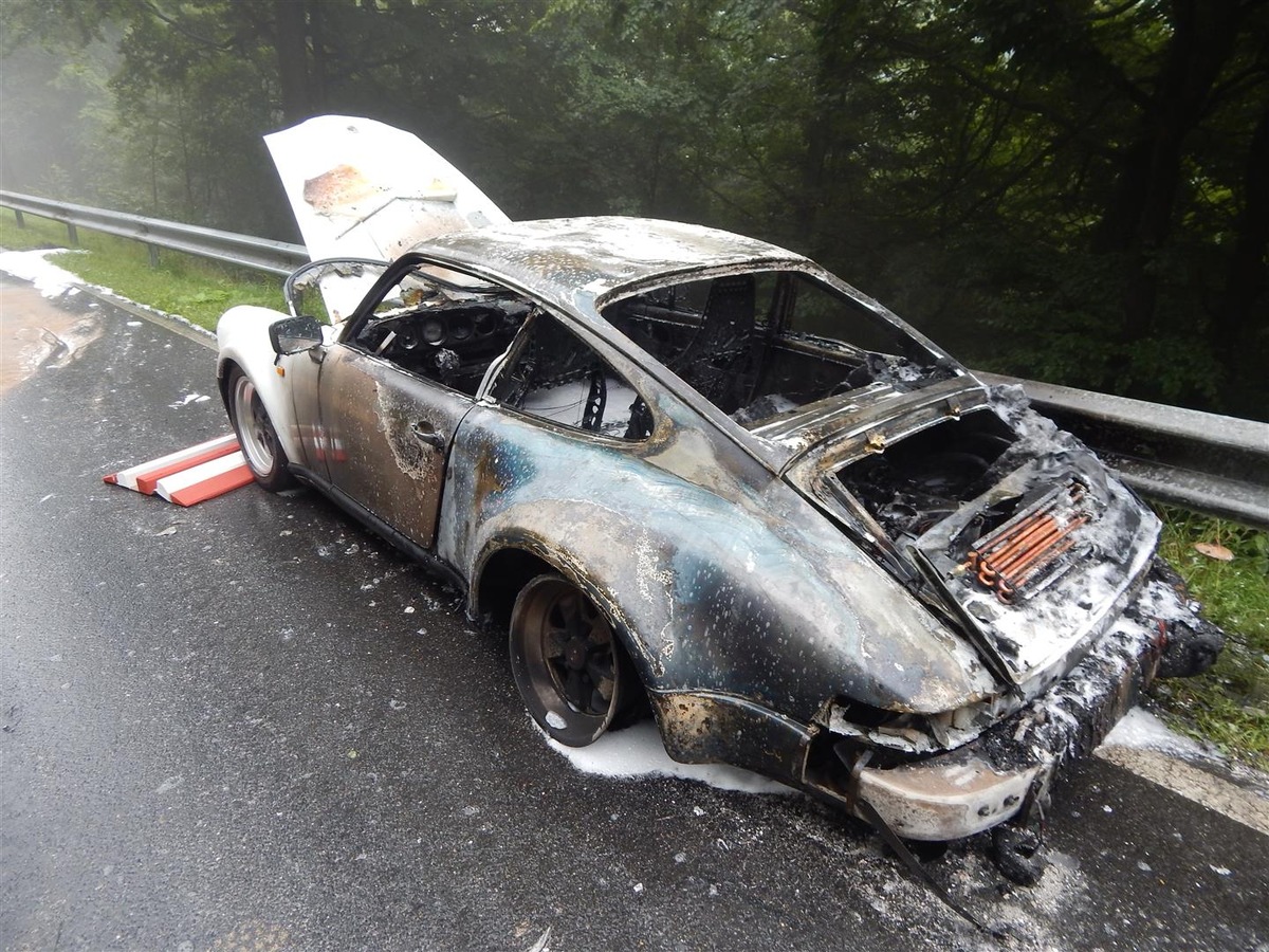 POL-PDMY: Brand eines Oldtimer-Porsche - Sachschaden 150.000-200.000 Euro