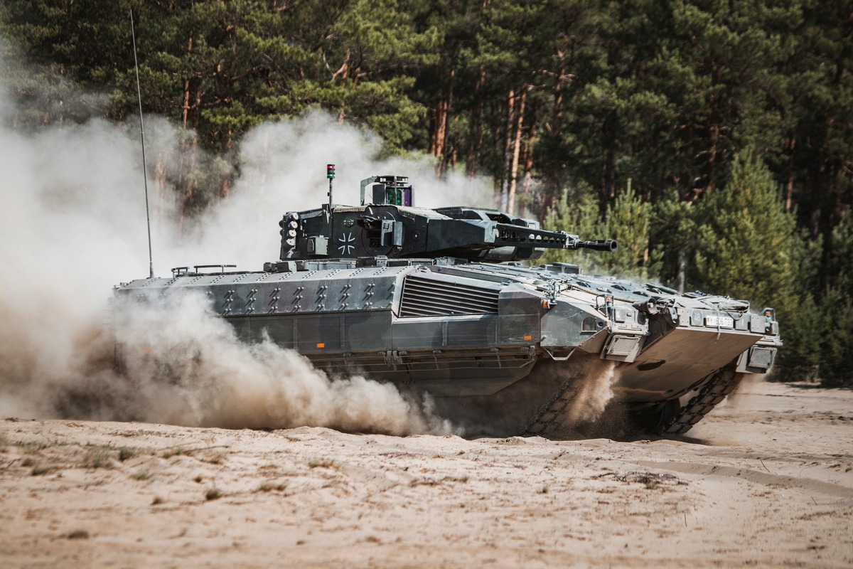 Neue Triebwerke für den Schützenpanzer Puma