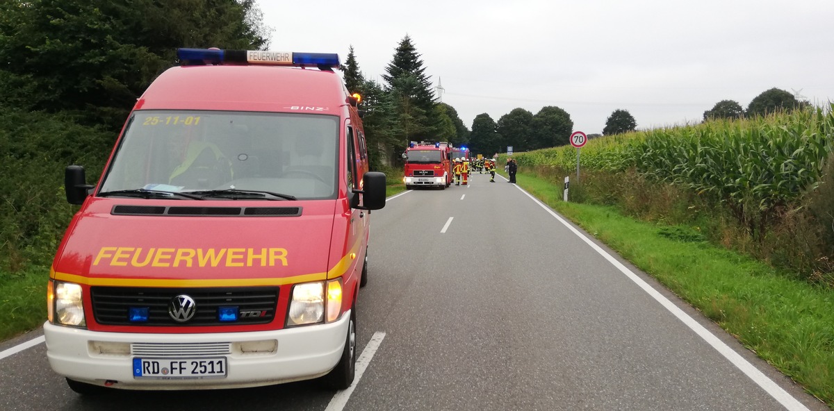 FW-RD: Brennender Baucontainer an der Bahnstrecke in Schülldorf Am Bahnhof, in Schülldorf, kam es am Donnerstagmorgen (02.09.2021) zu einem Feuer.