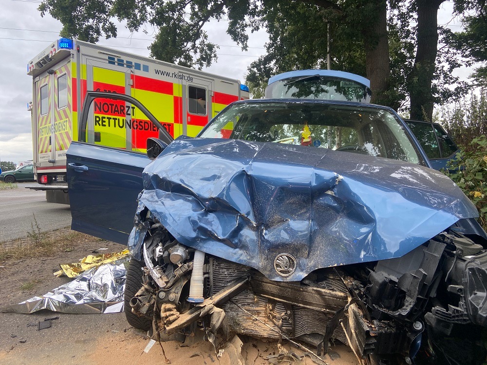 FW-SE: Schwerer Verkehrsunfall fordert zwei Verletzte