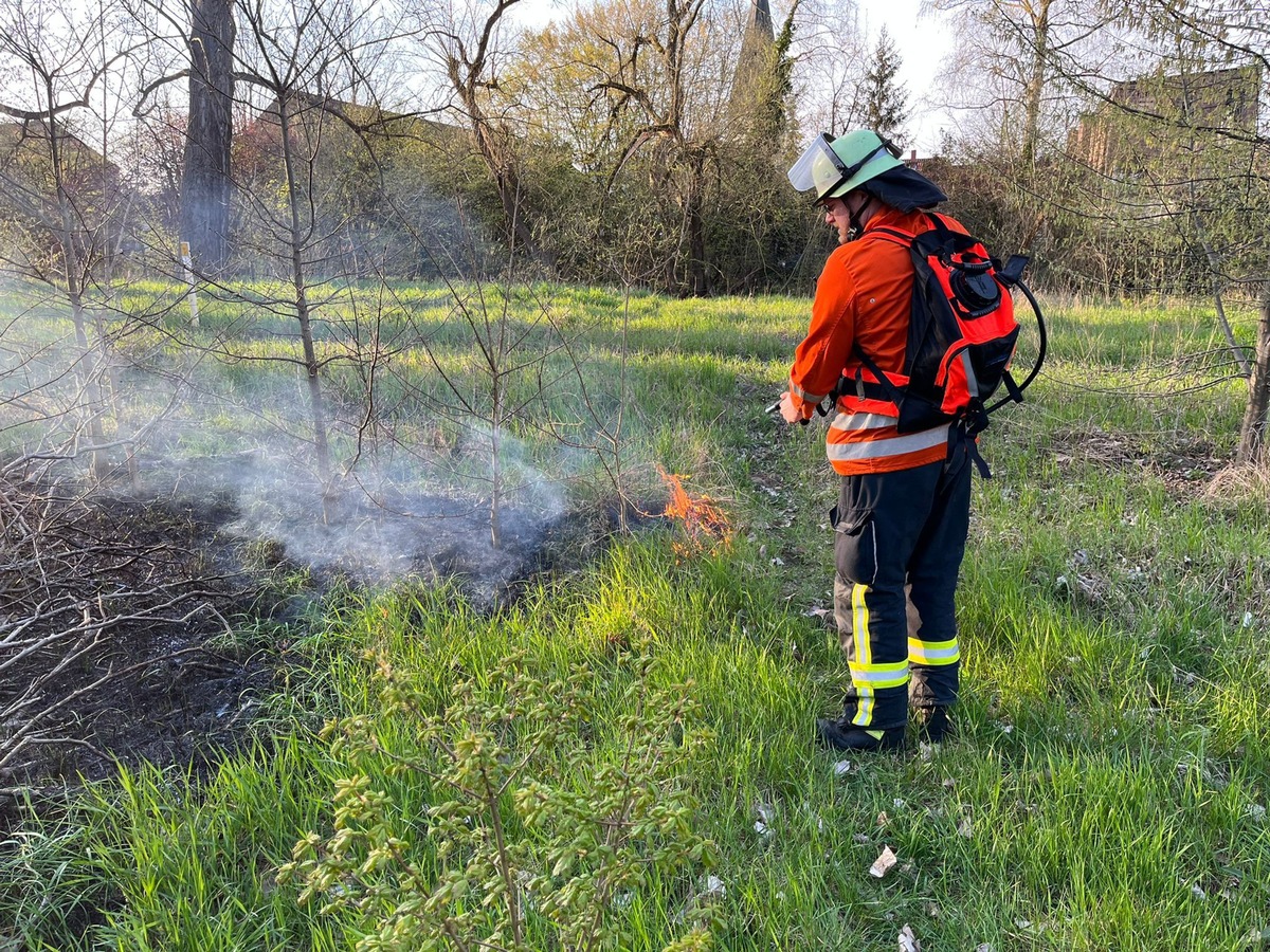 FW Celle: Flächenbrand am Fuhserandweg