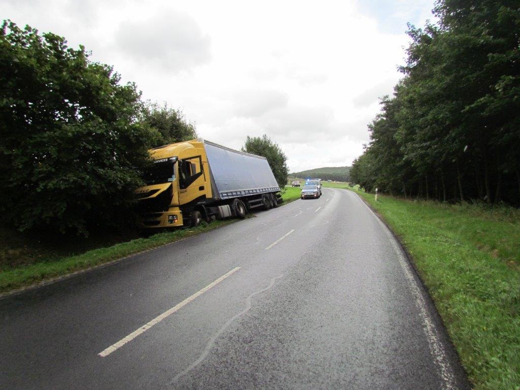 POL-PPTR: Verkehrsunfall - LKW-Fahrer  betrunken unterwegs