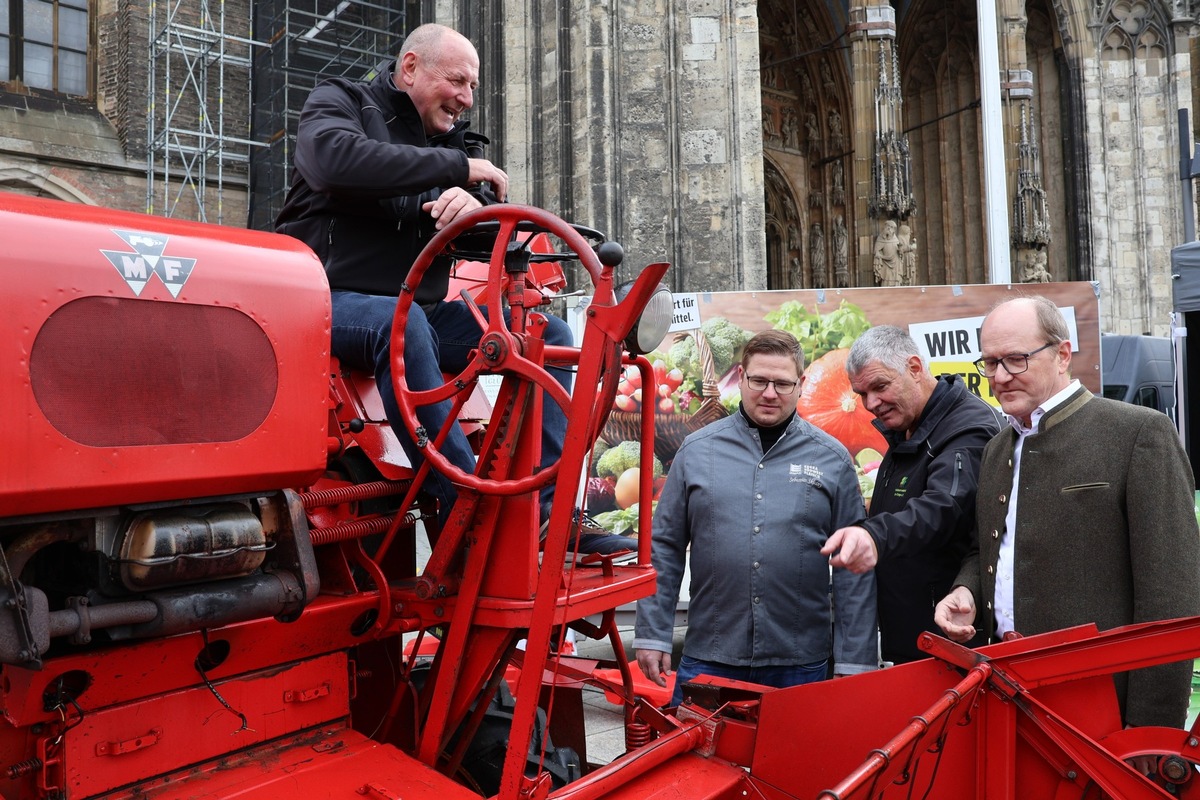 Presse-Information: Aktionen zu Erntedank auf Ulmer Münsterplatz