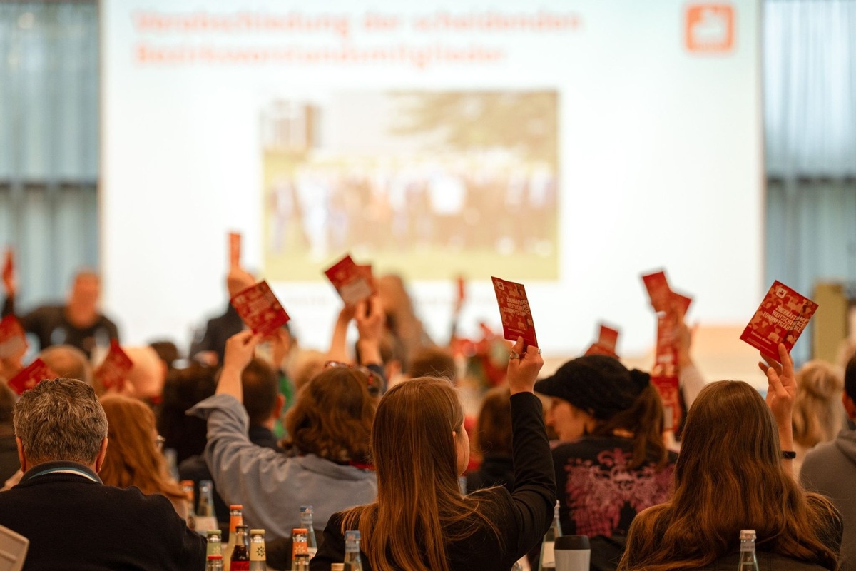 IGBCE-Bezirk Niederrhein stellt sich für die nächsten vier Jahre auf und ebnet Weg zum Gewerkschaftskongress 2025