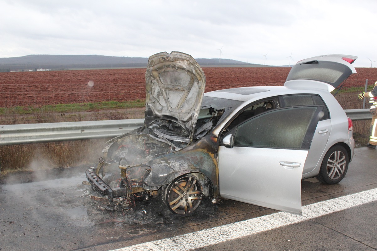 POL-PDKL: A63/Göllheim, Pkw geht in Flammen auf