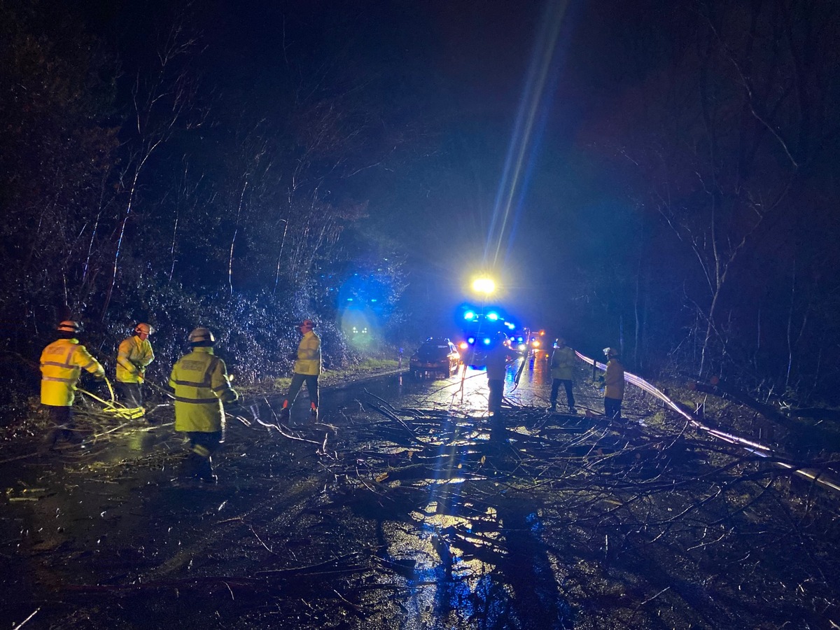 FW-EN: Sabine beschäftigt Herdecker Feuerwehr seit Sonntagnachmittag (1. Folgemeldung)