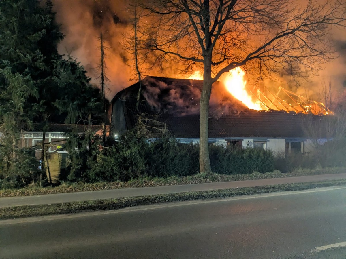 POL-WHV: Brand eines Einfamilienhauses in Varel