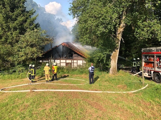 POL-PPWP: Brand eines Vereinsheims