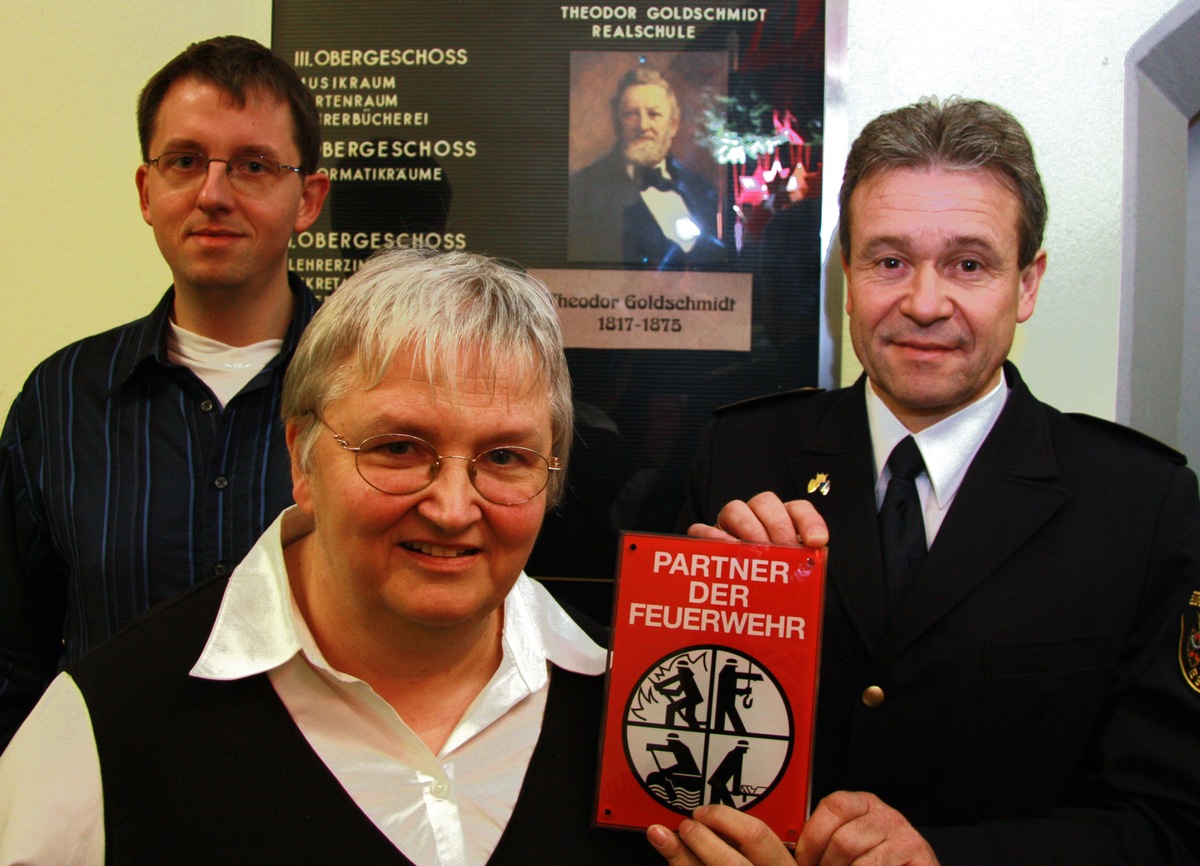 FW-E: Theodor Goldschmidt Realschule ist &quot;Partner der Feuerwehr&quot;