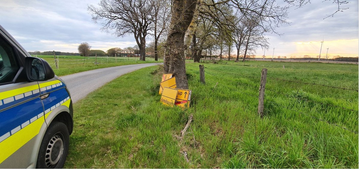 POL-NI: Hämelhausen: Entwendete Ortstafeln aufgefunden