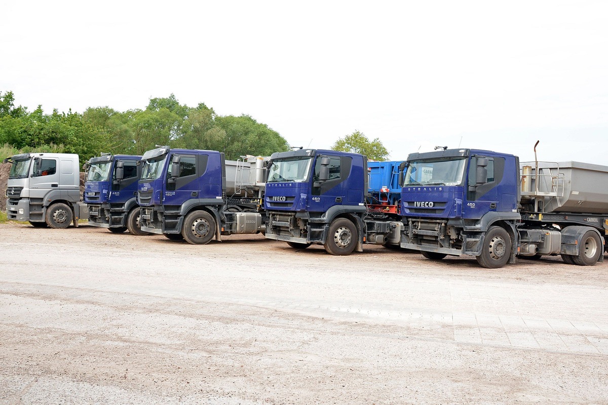 POL-HOL: LKW-Aufbruchserie in Bodenwerder: Digitale Kontrollgeräte und LKW-Anbauteile in großem Stil gestohlen - Polizei vermutet gezielt vorgegangene Auftragsdiebe -