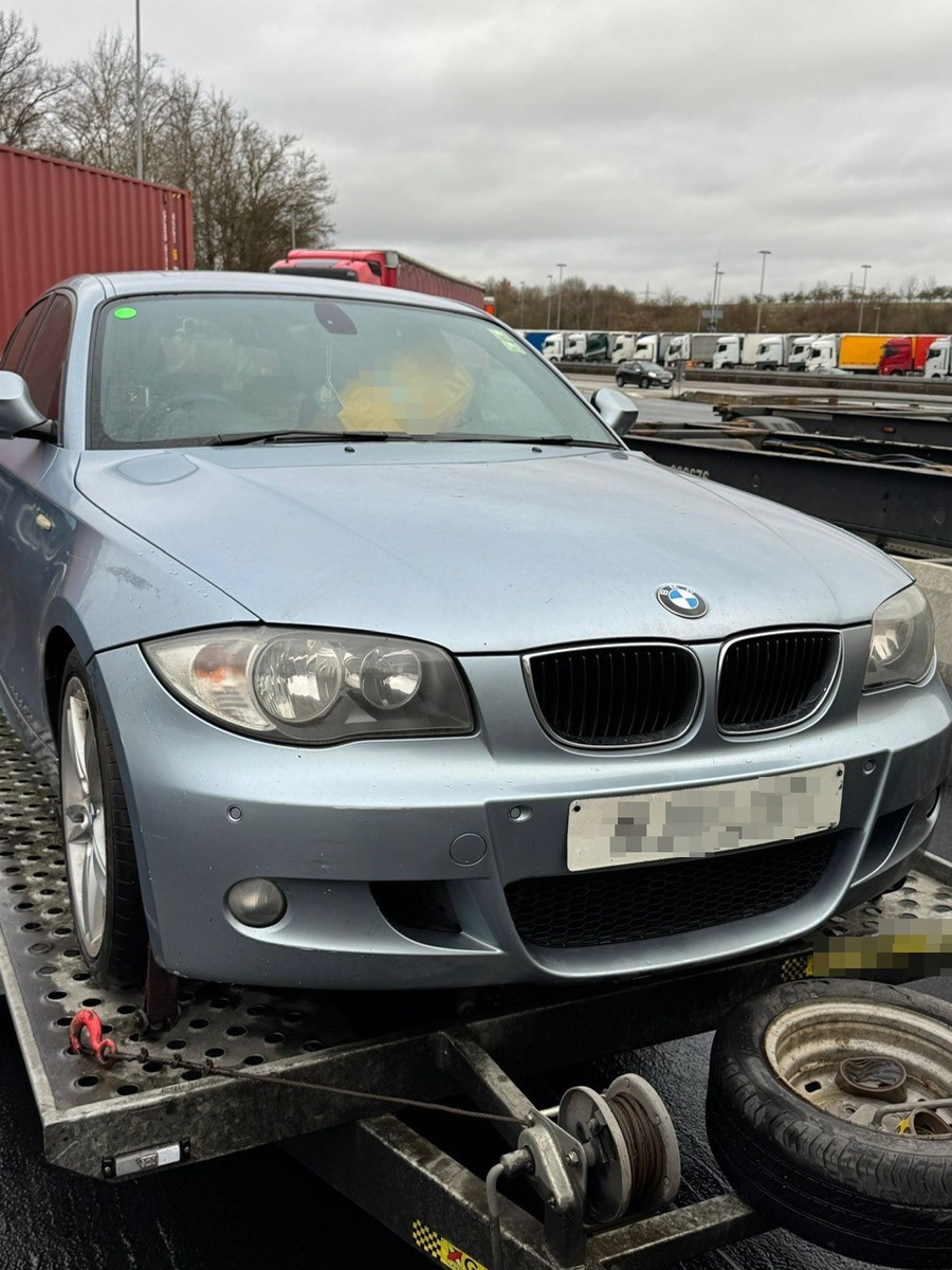 HZA-DA: Schmuggel auf der A3 - ZOLL versteuert Autos aus Großbritannien