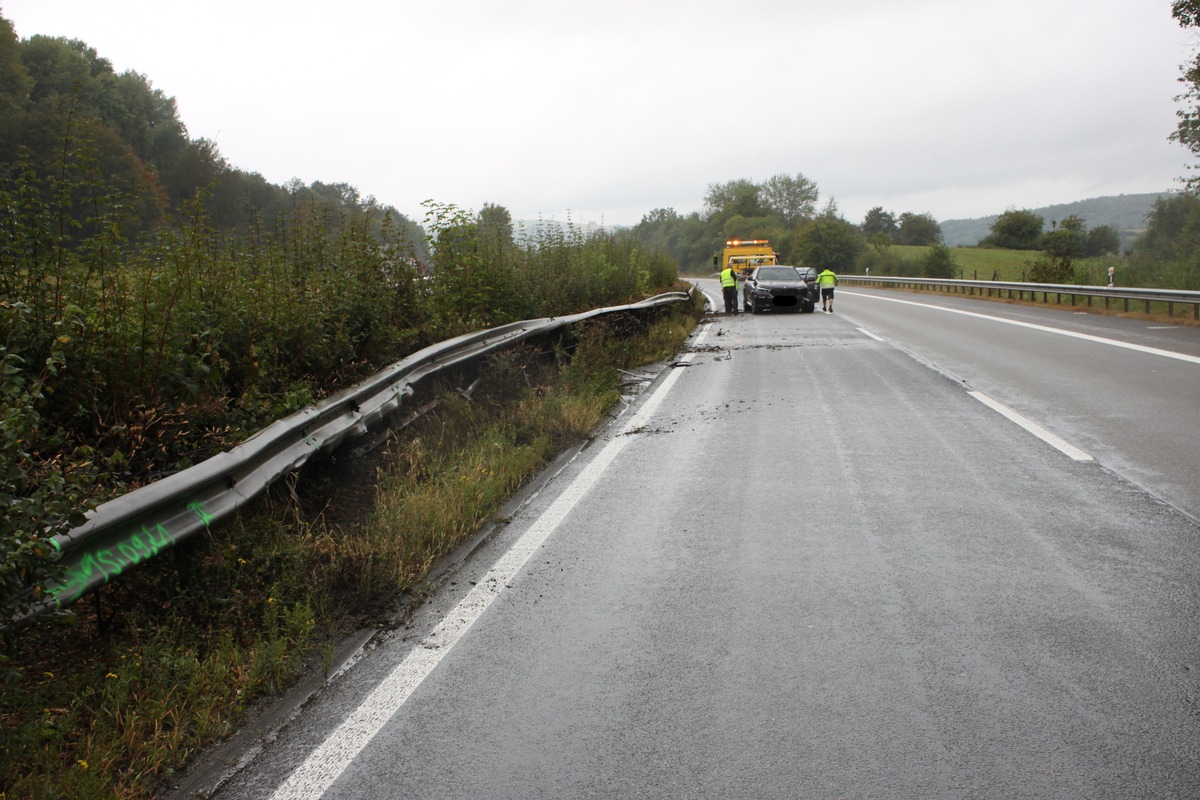 POL-PDKL: Unfall aufgrund Aquaplaning führt zu sehr hohem Sachschaden