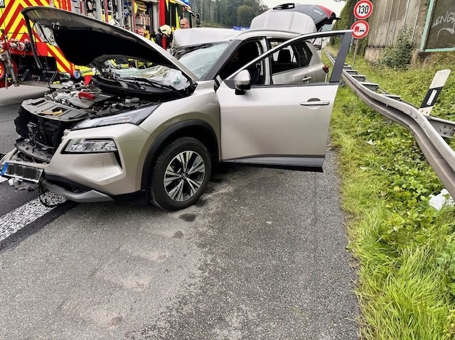 FW-EN: Verkehrsunfall mit eingeklemmter Person, Autobahn A1