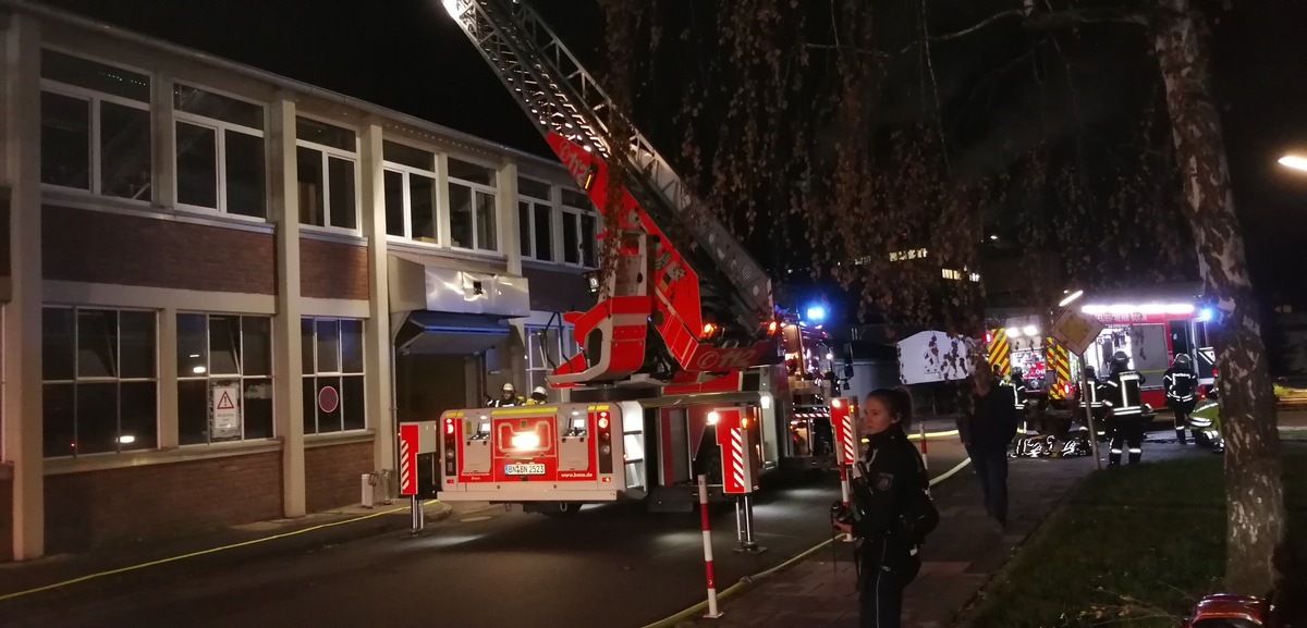 FW-BN: Dachstuhlbrand bei der Firma Atlantic GmbH