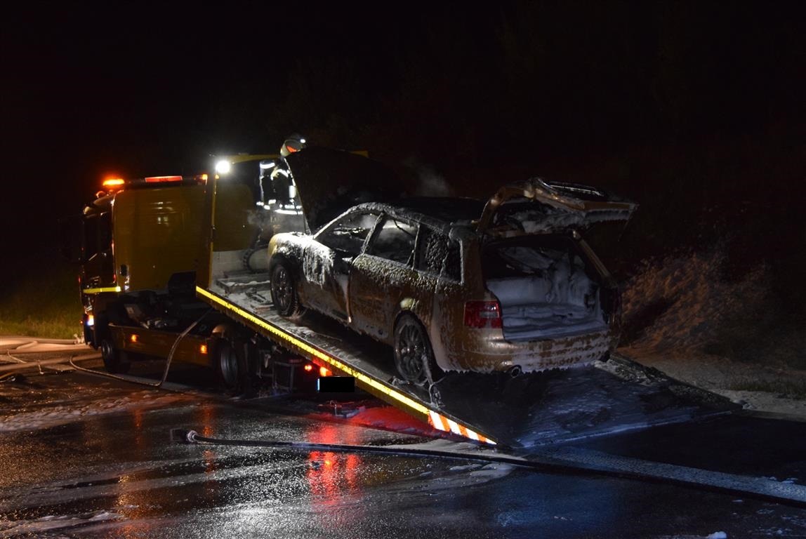 POL-PDKL: A63/Winnweiler, Pkw geht in Flammen auf