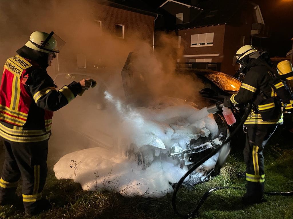 FW-Schermbeck: PKW-Brand in der vergangenen Nacht