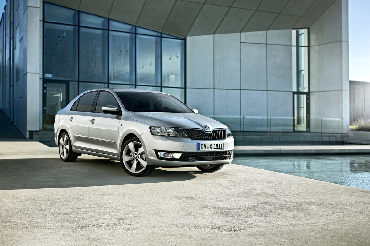 Der neue SKODA Rapid gewinnt Platz drei beim Goldenen Lenkrad 2012 (BILD)