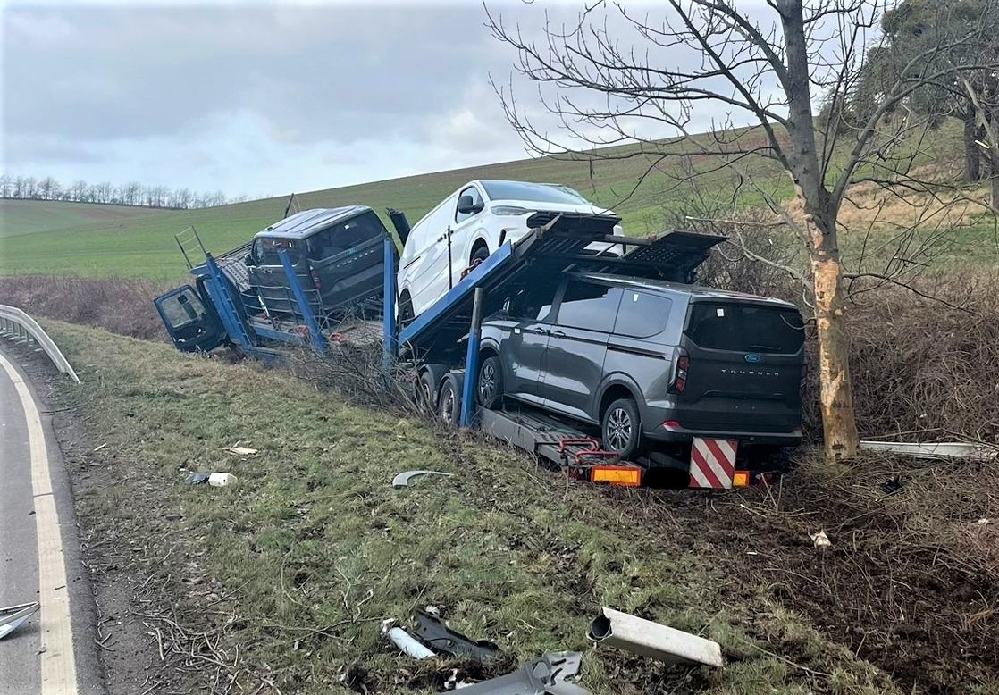 LPI-NDH: Lkw verunfallt - hoher Sachschaden verursacht