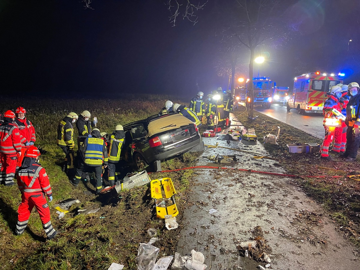 FW Dülmen: Schwerer Verkehrsunfall mit 5 verletzten Personen auf dem Mühlenweg