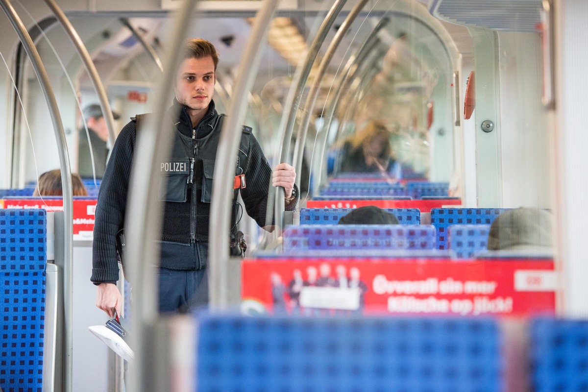 BPOL NRW: Bundespolizei trifft auf Mann ohne Bahnticket mit dreister Idee