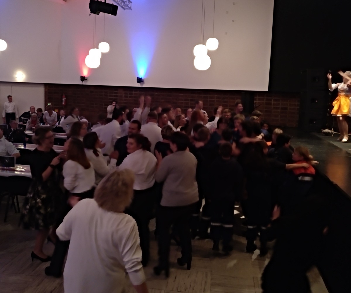 FW-EN: Wetter - Jahresrückblick der Freiwilligen Feuerwehr Wetter (Ruhr) im Stadtsaal