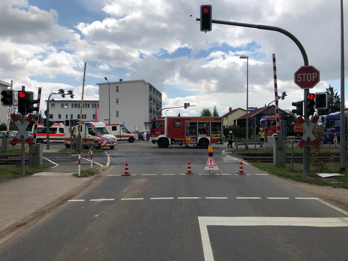 POL-PDWO: Verkehrsunfall mit zwei verletzten Personen