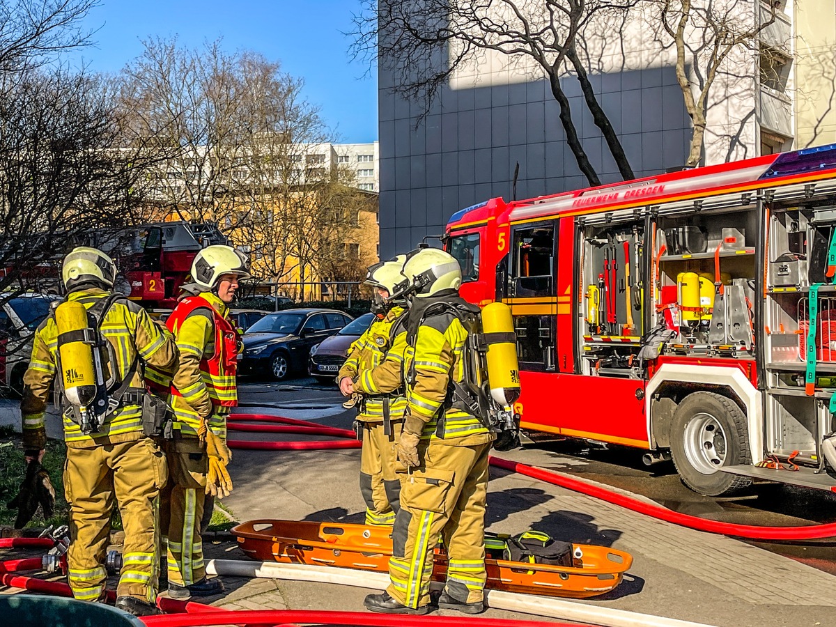 FW Dresden: Kellerbrand in einem Wohnhochhaus