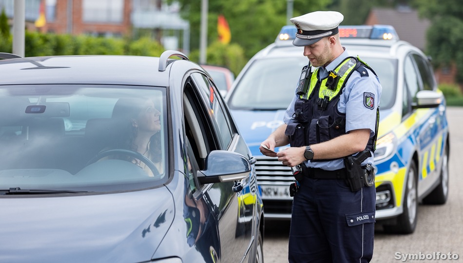 POL-OB: Ohne Fahrerlaubnis in Kontrollstelle erwischt - Blitzermeldung der kommenden Woche