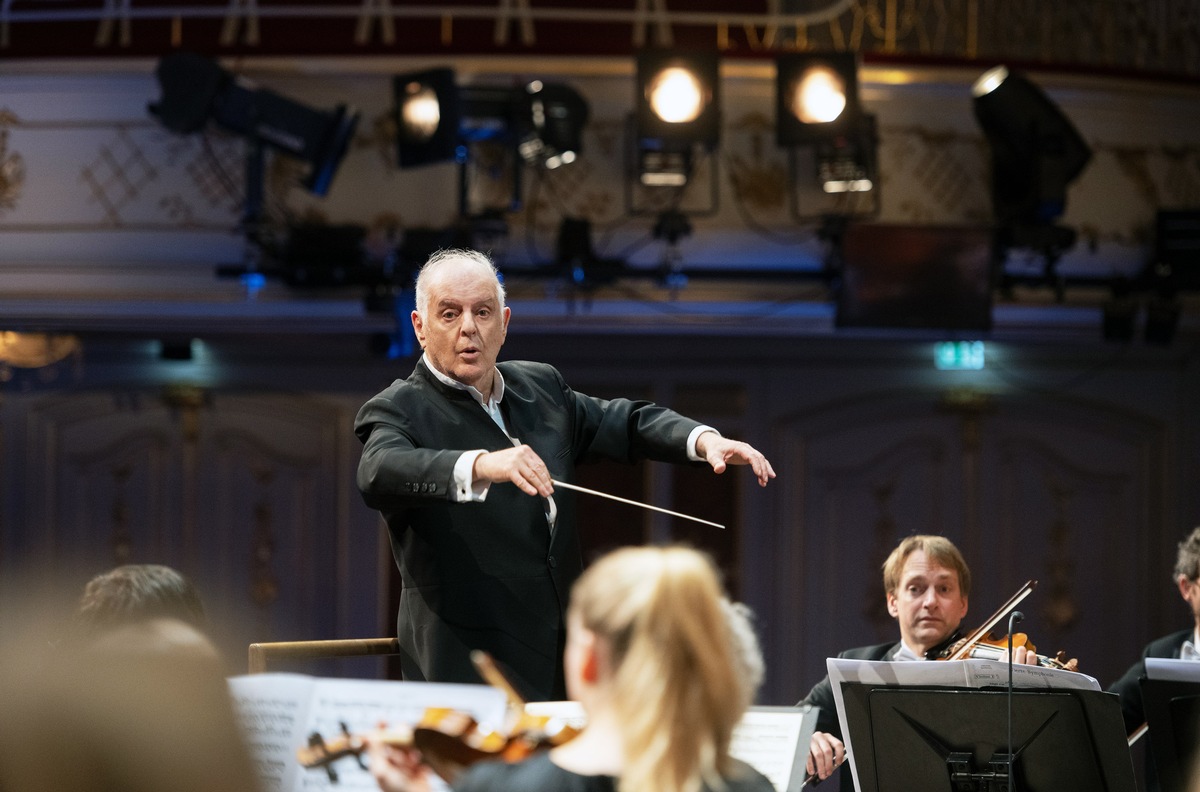 ARTE zeigt Programmschwerpunkt im TV und online zum 80. Geburtstag von Maestro Daniel Barenboim