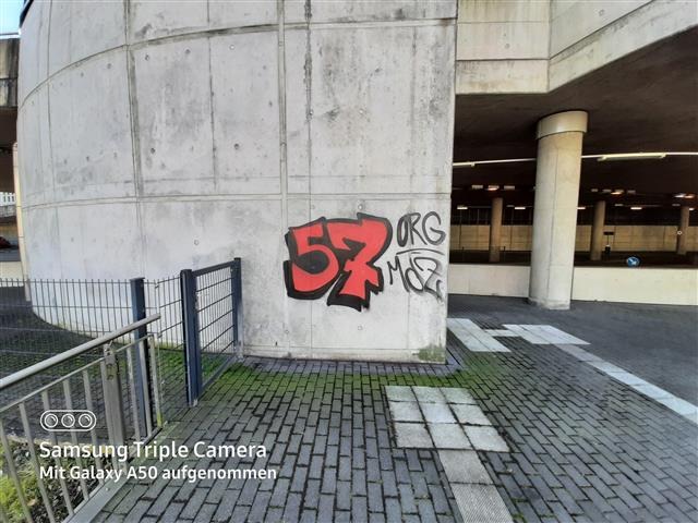 POL-PDNR: Wissen - Sachbeschädigung an Polizeidienstgebäude und Regio-Bahnhof durch Graffiti